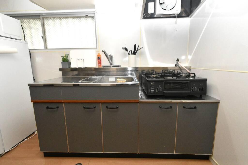 ゆったり1Ldkで最大8人まで宿泊可能！博多駅・キャナルも徒歩圏内！コンビニ・スーパー徒歩１分！ Sumiyoshi  Exterior foto
